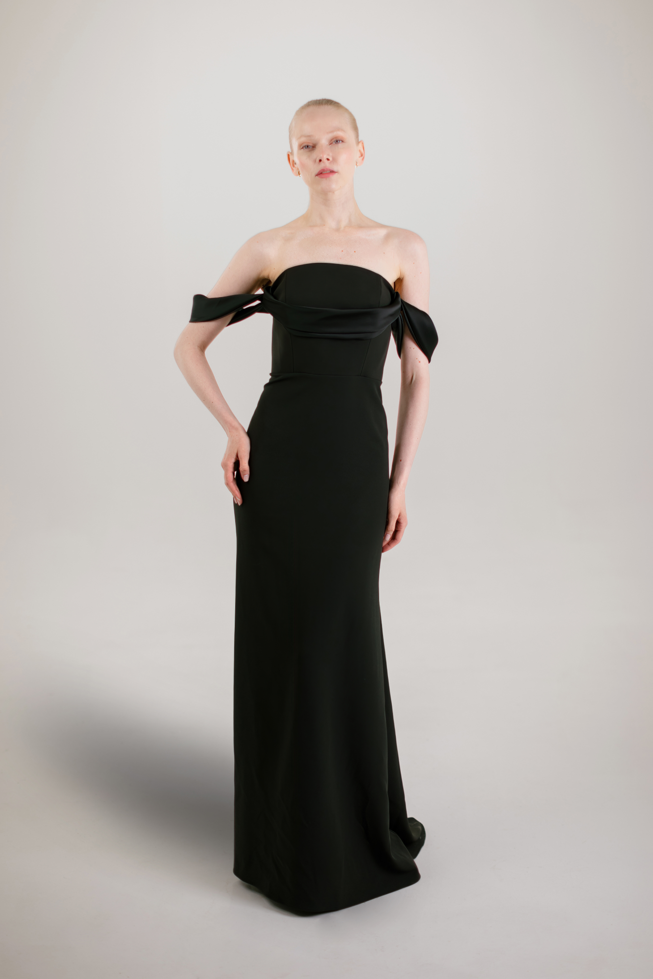 HARMONIJA LONG SHOULDERLESS EVENING DRESS - BLACK