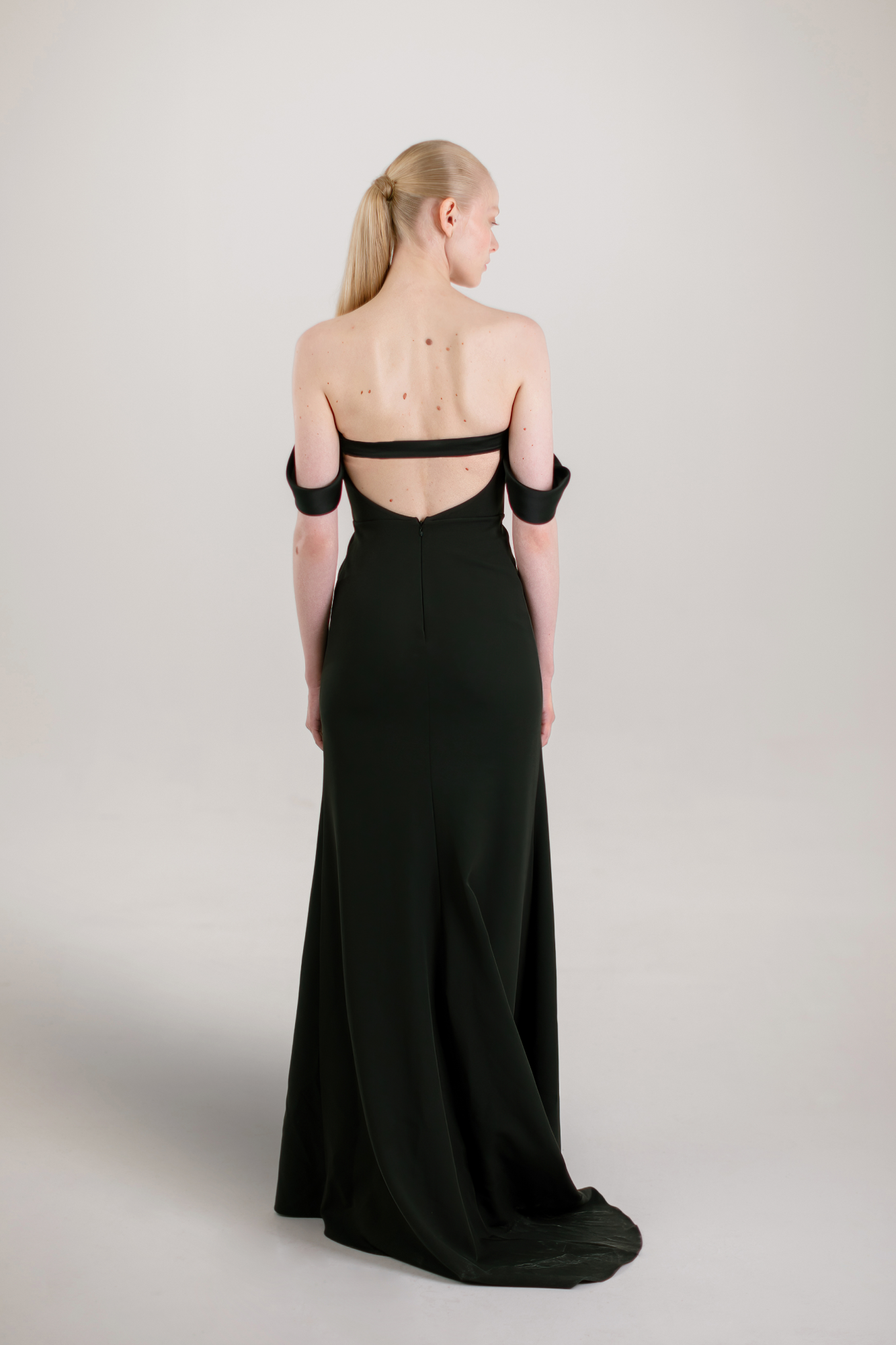 HARMONIJA LONG SHOULDERLESS EVENING DRESS - BLACK