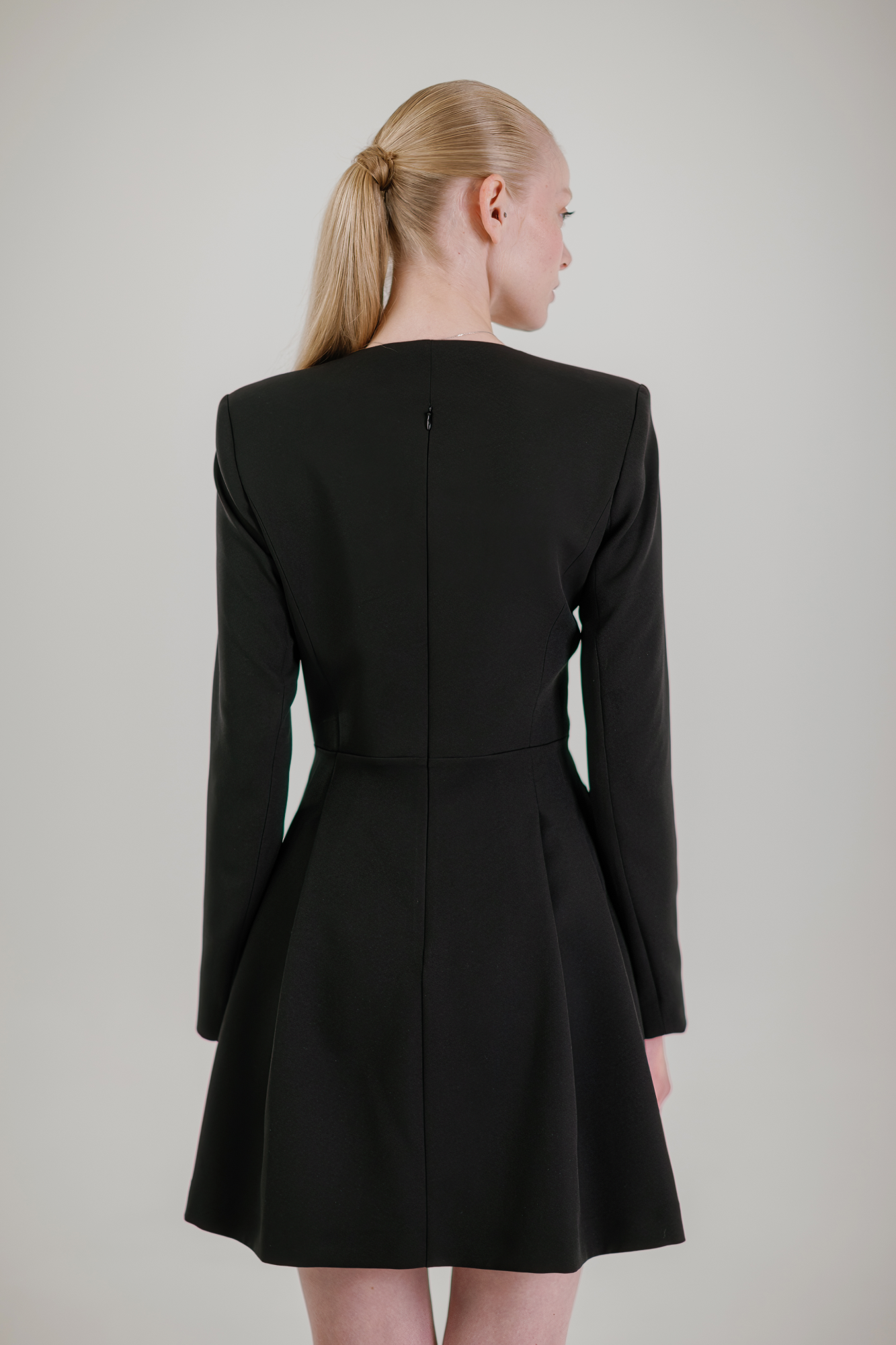 NADREALNI V-NECK MINI DRESS - BLACK