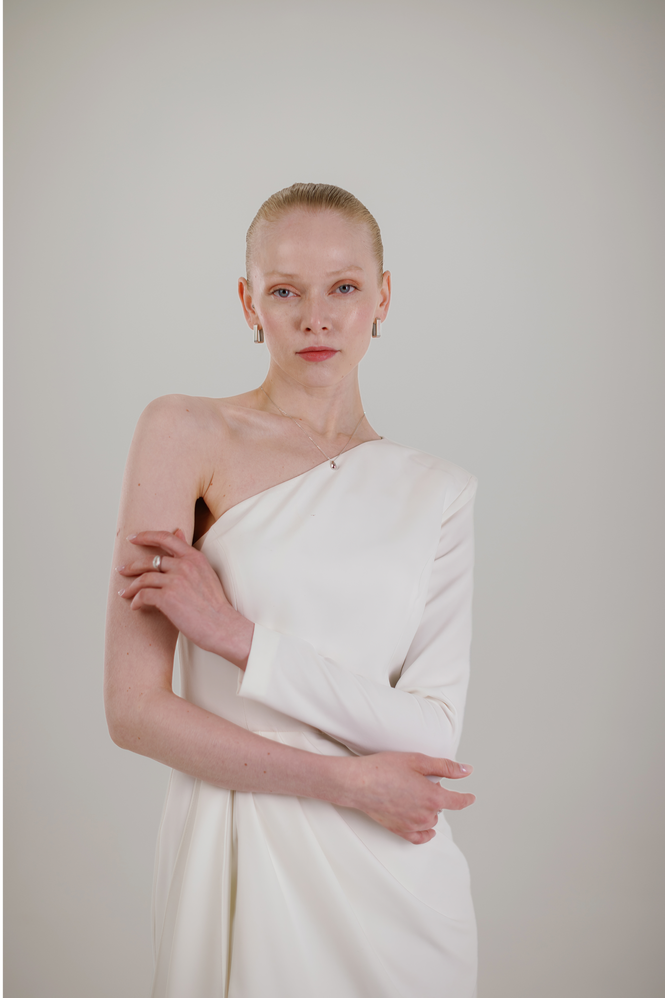 SANJIVA ASYMMETRICAL COLLAR MINI DRESS - WHITE
