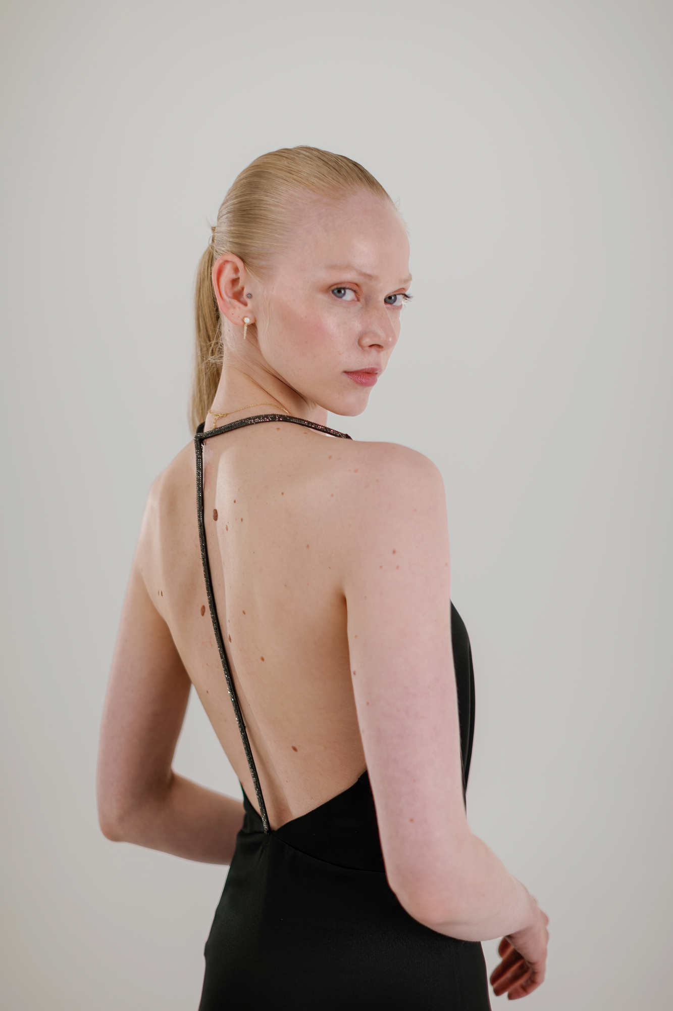 NEBESKI BACKLESS LONG EVENING DRESS - BLACK